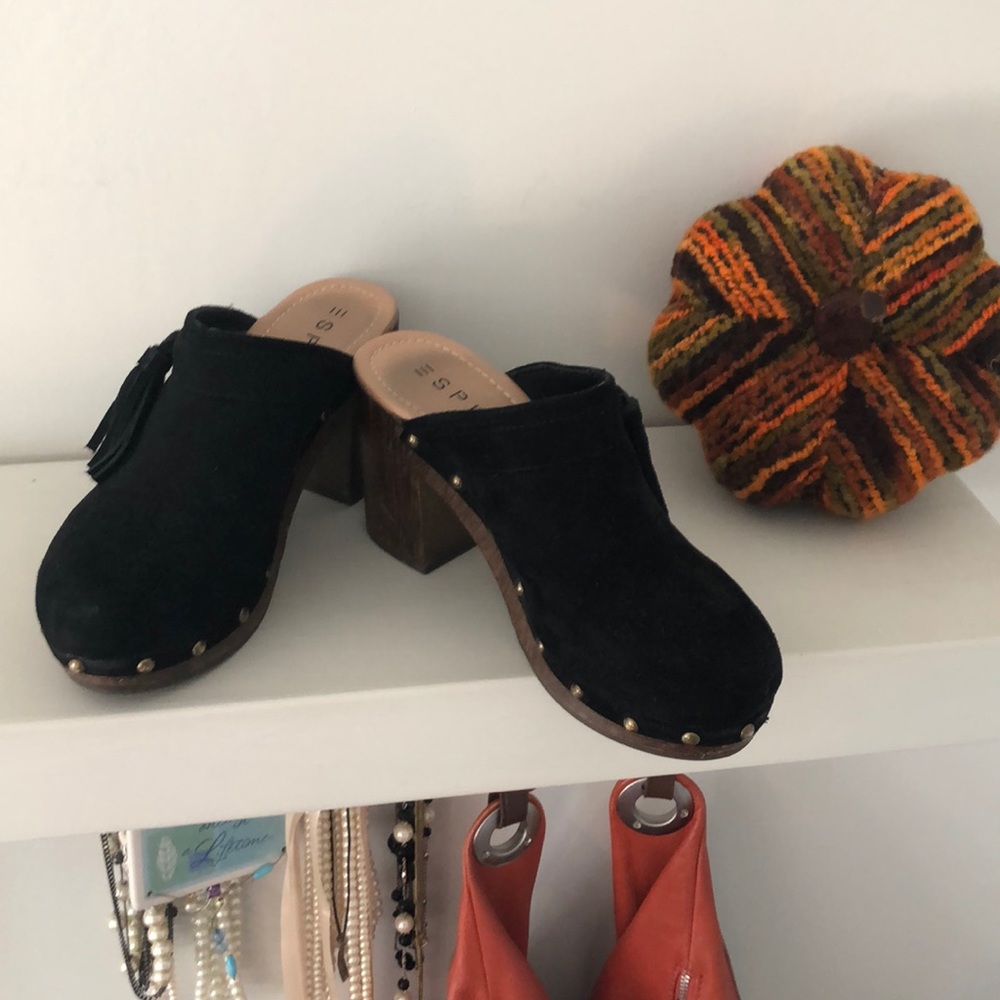 Clogs